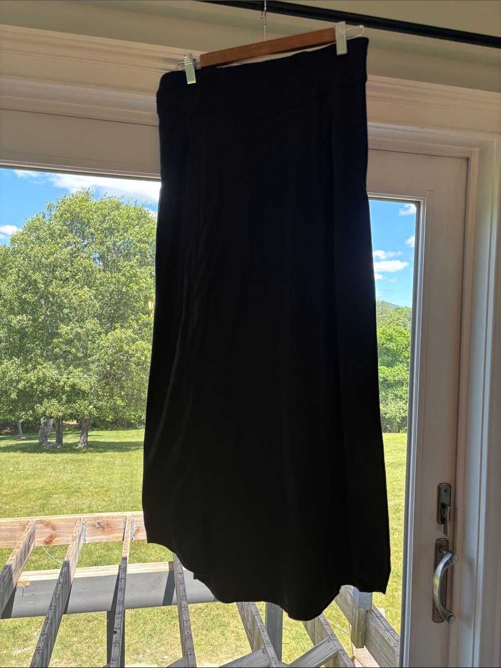 Athleta Classic Black Women’s Midi Skirt with curved front
